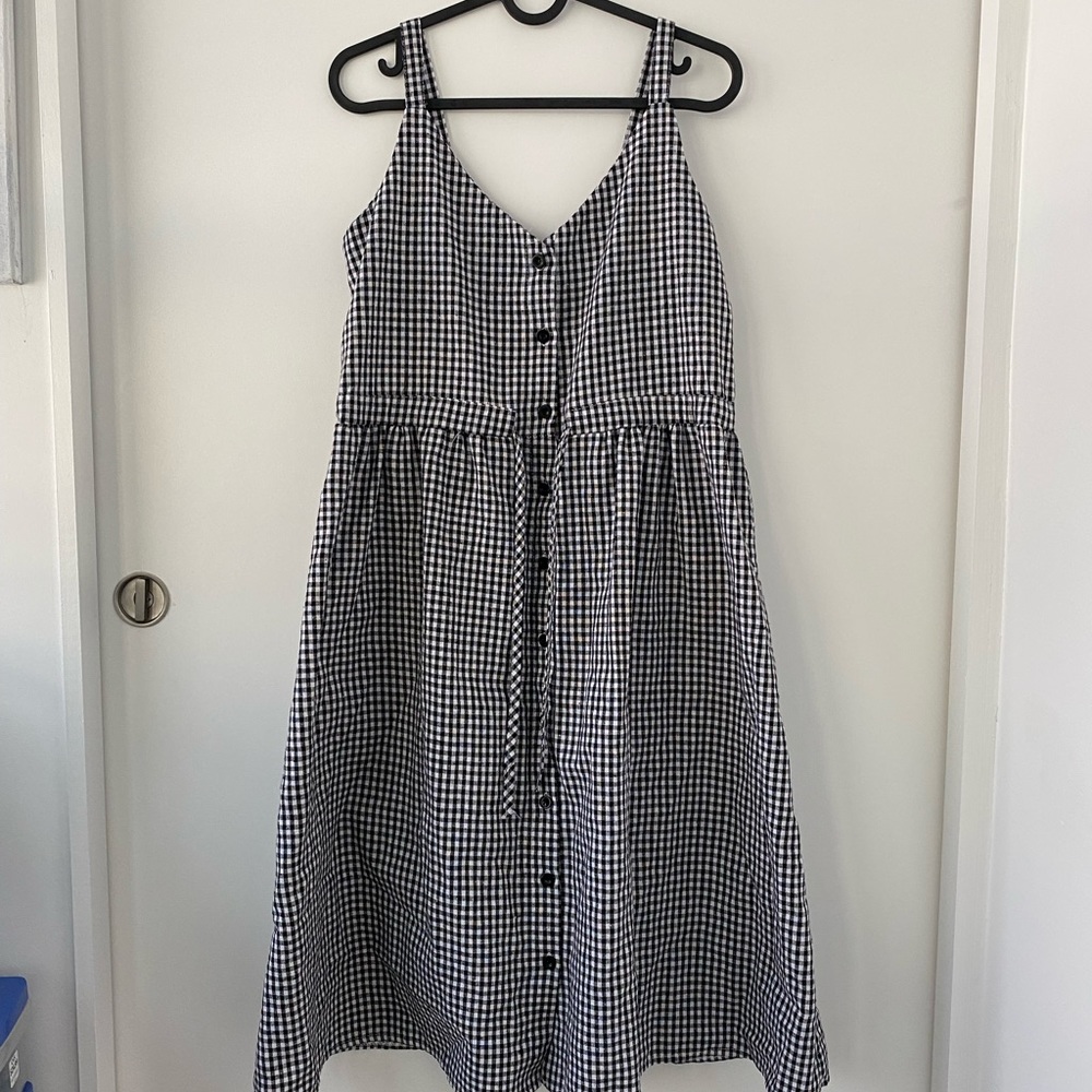 Cute spring/summer plaid button up dress